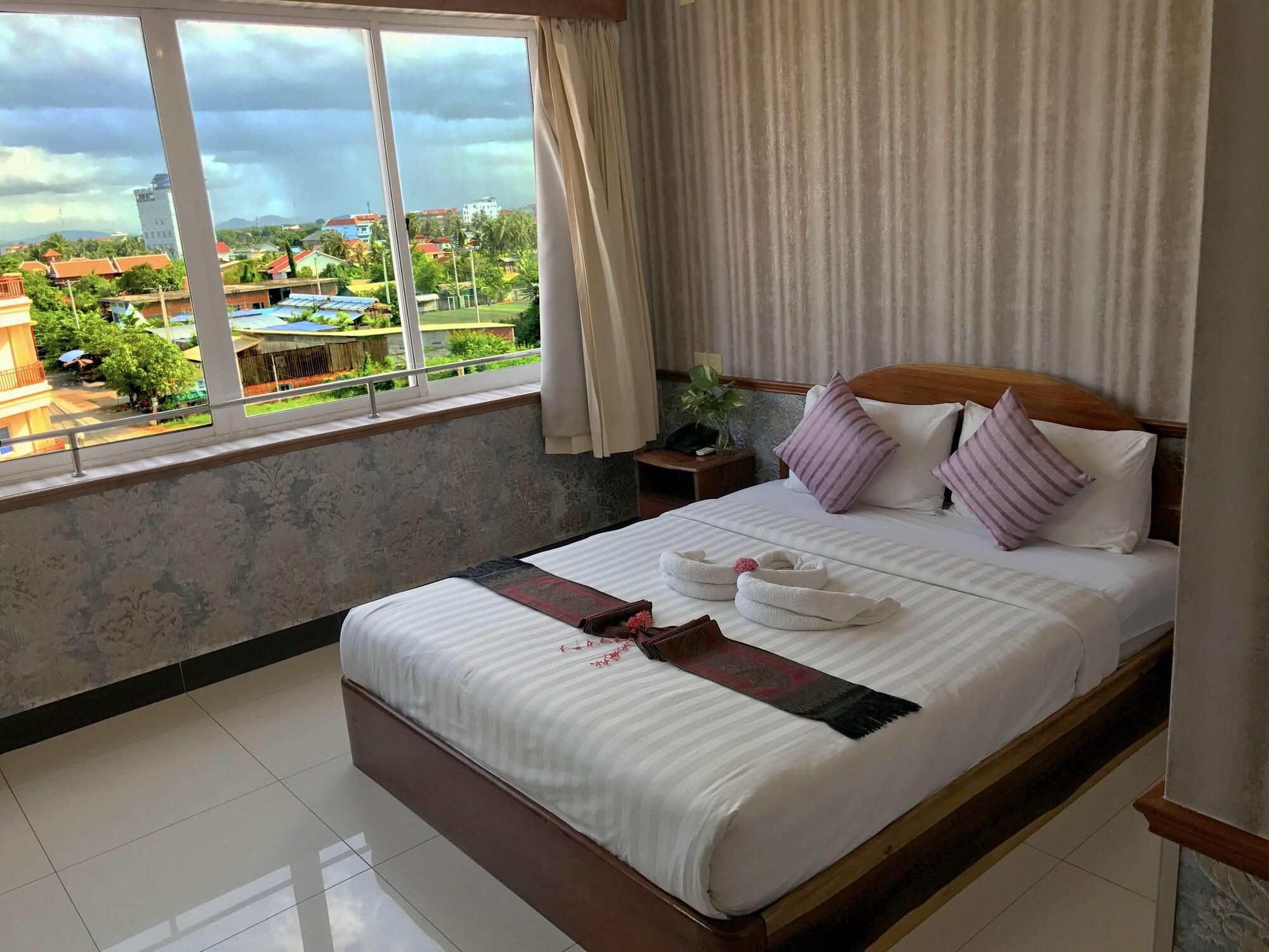 Holiday Hotel Battambang Exterior photo