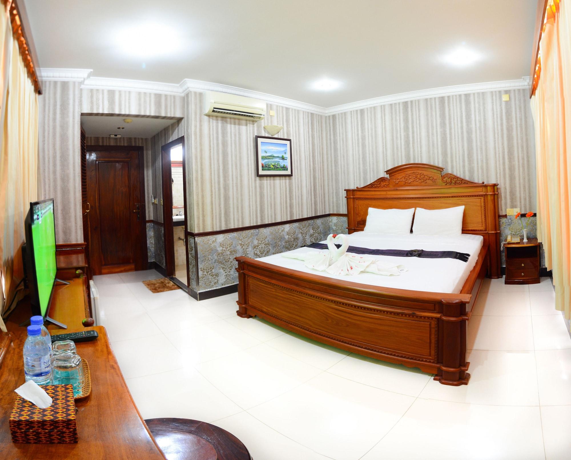 Holiday Hotel Battambang Exterior photo