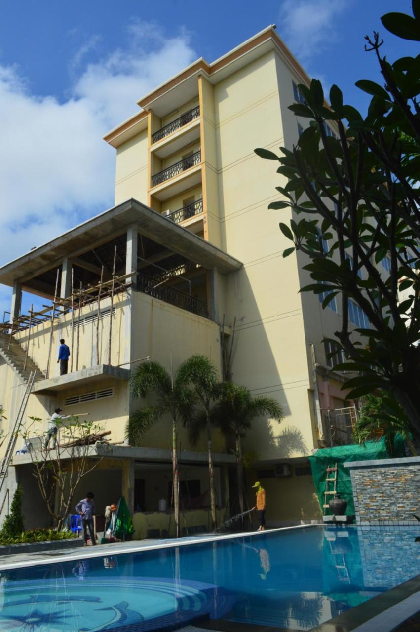 Holiday Hotel Battambang Exterior photo
