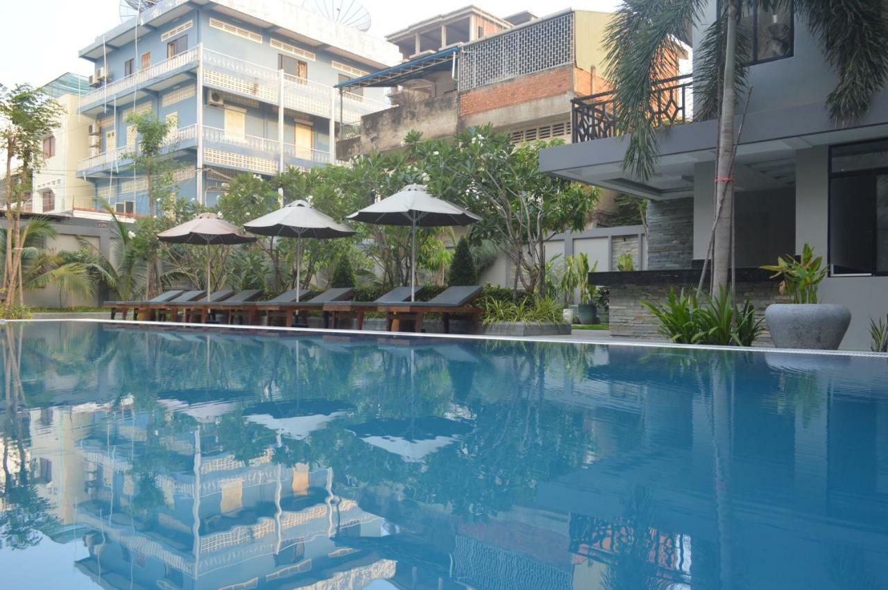 Holiday Hotel Battambang Exterior photo